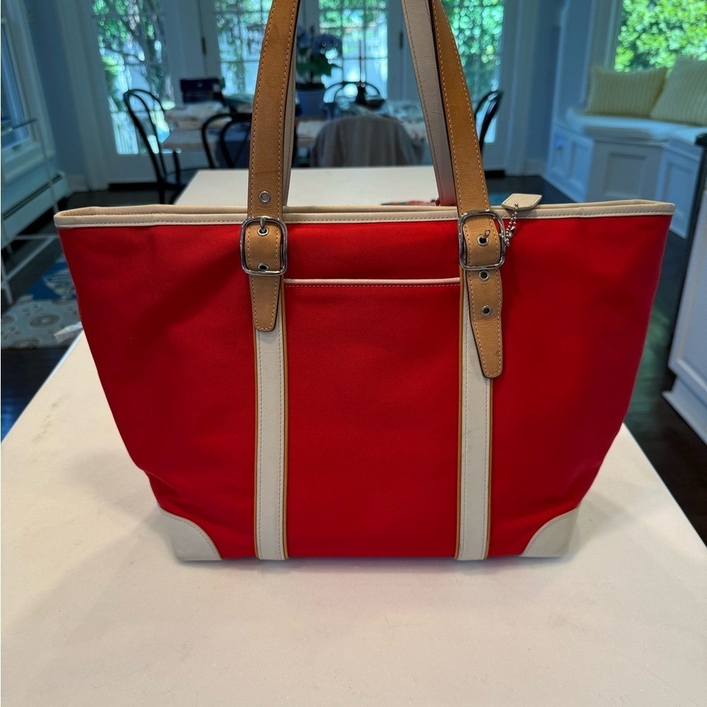 COACH HAMPTON LEGACY RED FABRIC WHT LEATHER TRIM MARKET TOTE BAG - Picture 12 of 16
